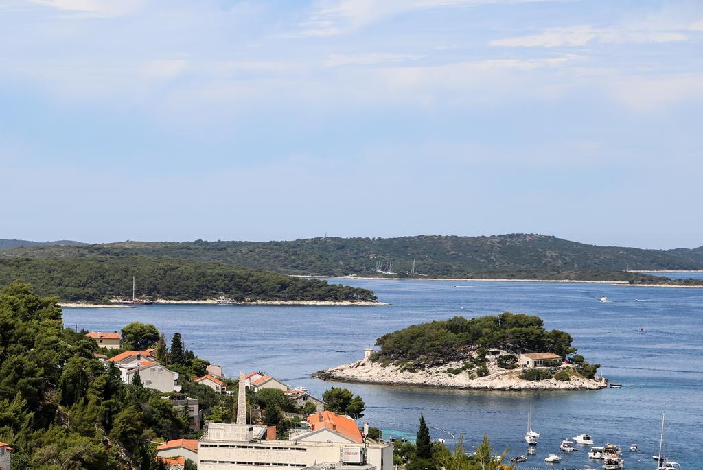 Apartments Divkovic Hvar Town Exterior photo